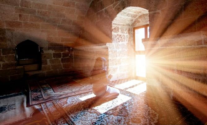 Dahsyatnya Keutamaan Bersholawat di Hari Jumat