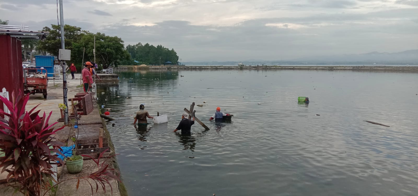 DLHK Bakal Usul Pengadaan Perahu Tangani Sampah di Laut