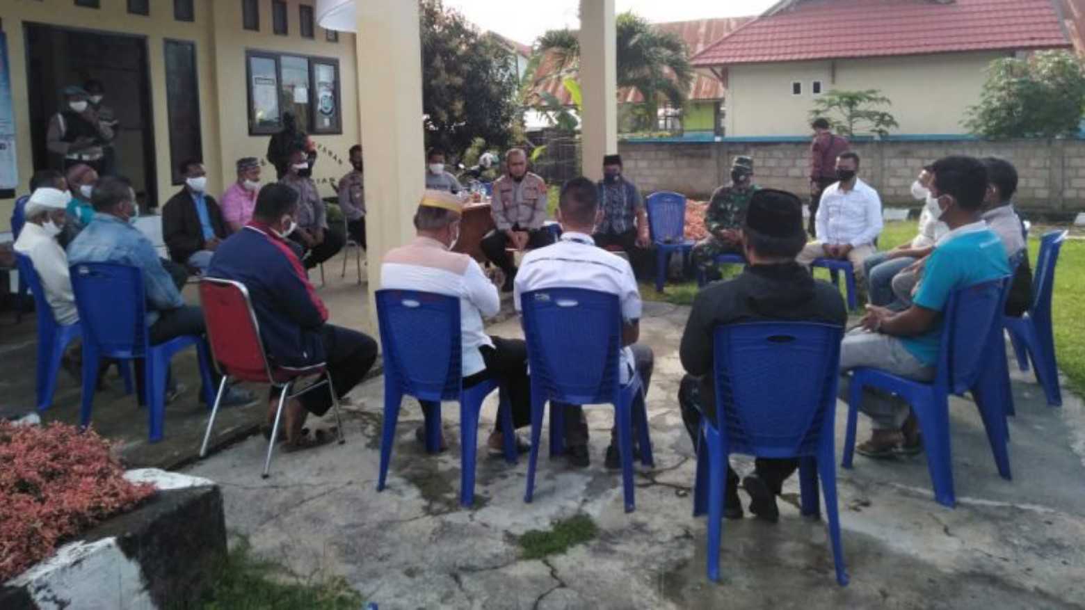 Kapolres Buton Mediasi 2 Desa Pasca Pengrusakan Rumah Makan