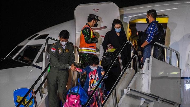 Konflik Afghanistan, RI Evakuasi 26 WNI dan 7 Warga Asing ke Indonesia