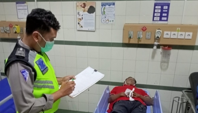 Pengemudi Honda Beat Tewas Setelah Tabrakan dengan Kawasaki