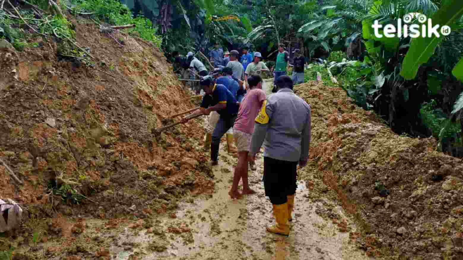 Sepekan Diguyur Hujan, Akses Jalan Menuju Satu Desa di Kolut Tertutup Longsor