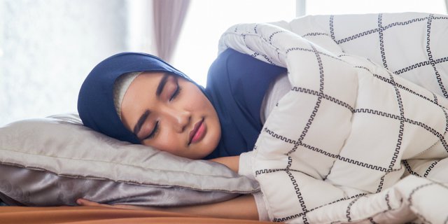 Tidur Mengenakan Bra atau Tidak, Manakah yang Lebih Baik?