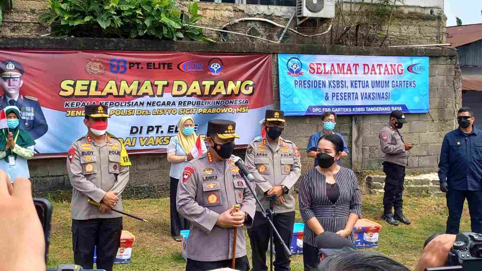 Tinjau Vaksinasi Massal di Wilayah Aglomerasi, Ini Kata Kapolri