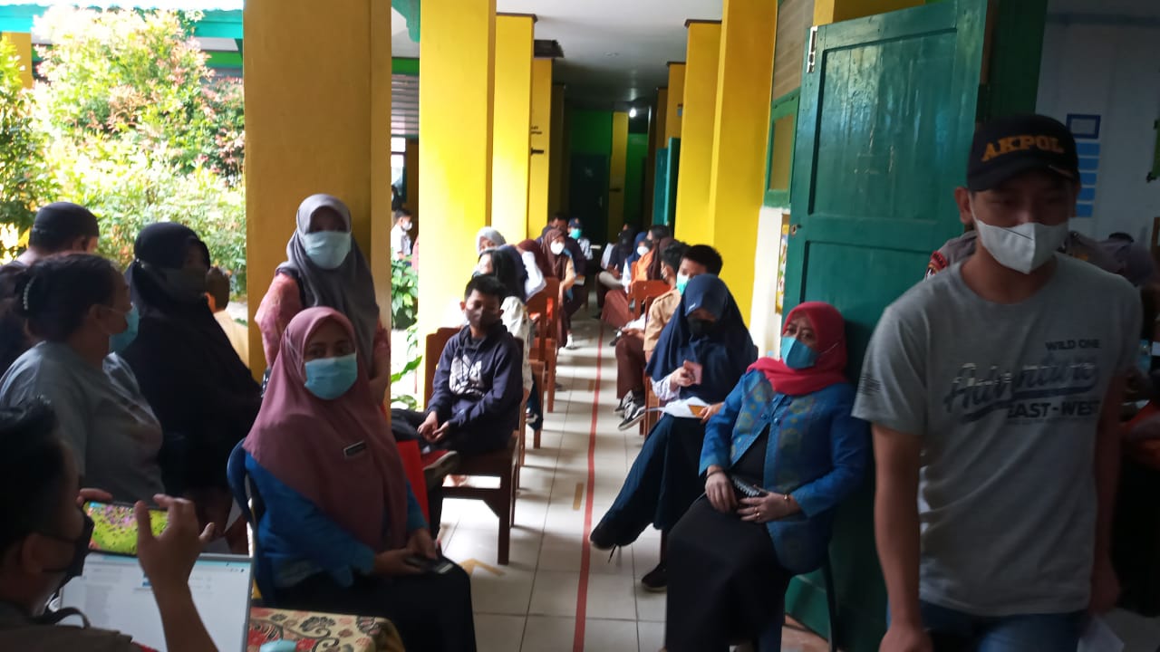 Vaksinasi Siswa, SMPN 1 Kendari Siap Laksanakan Pembelajaran Tatap Muka Terbatas