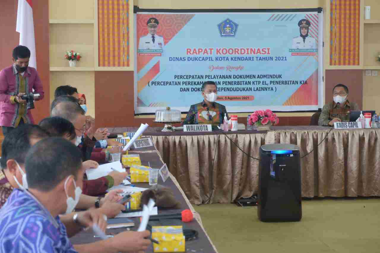 Wali Kota Kendari Minta Dukcapil Lengkapi Data Kependudukan