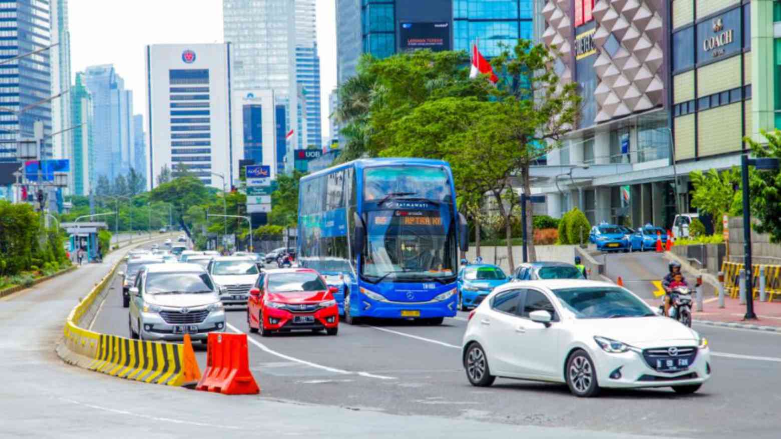 Warna Plat Mobil dan Motor Berubah dari Hitam jadi Putih
