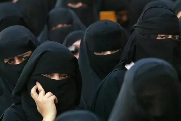 Aturan Taliban Wajibkan Mahasiswi Pakai Niqab, Universitas di Kabul Menolak