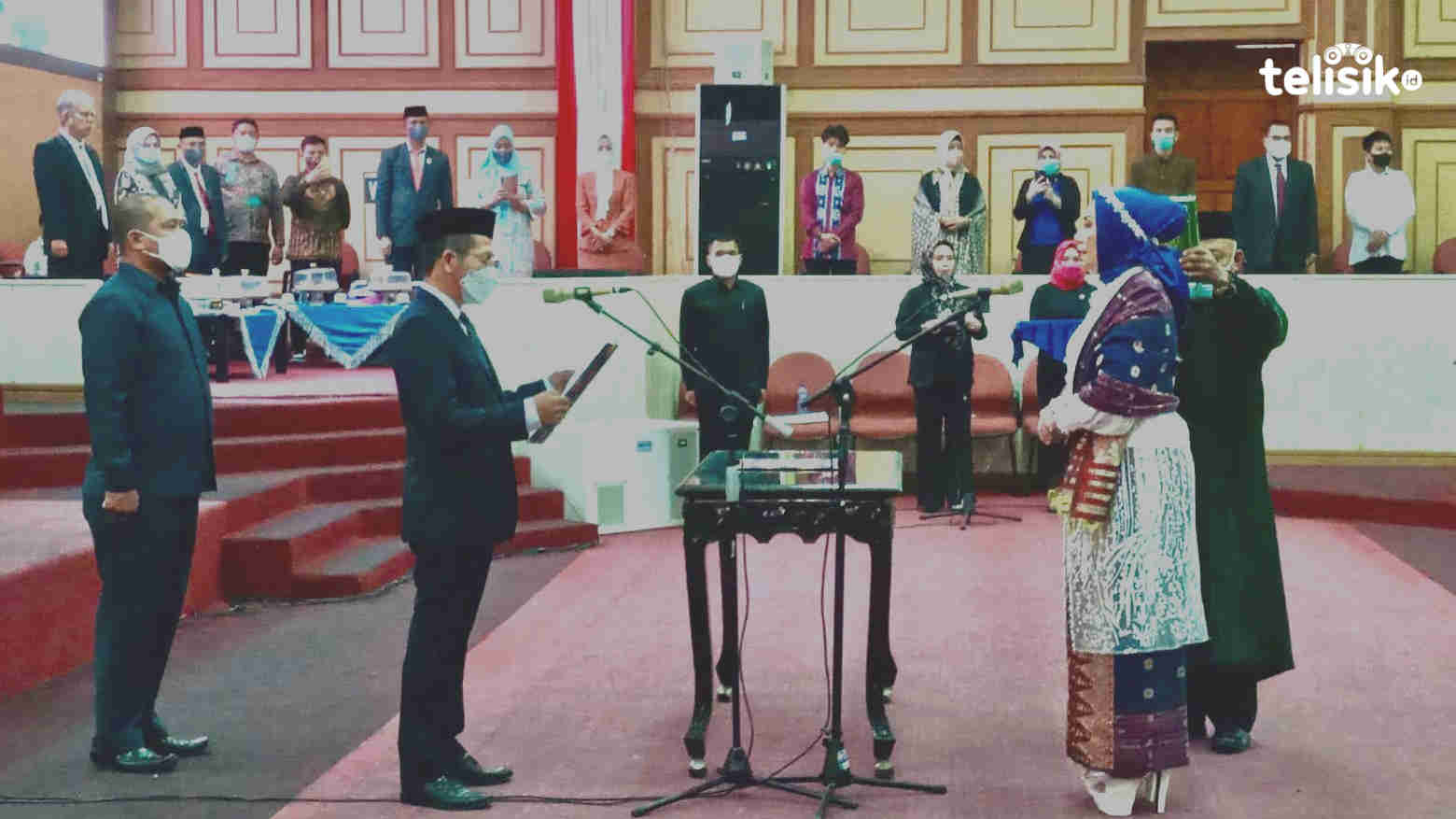 Dilantik Sebagai Anggota DPRD Sultra, Sarlinda Mokke Diminta Jaga Amanah Rakyat