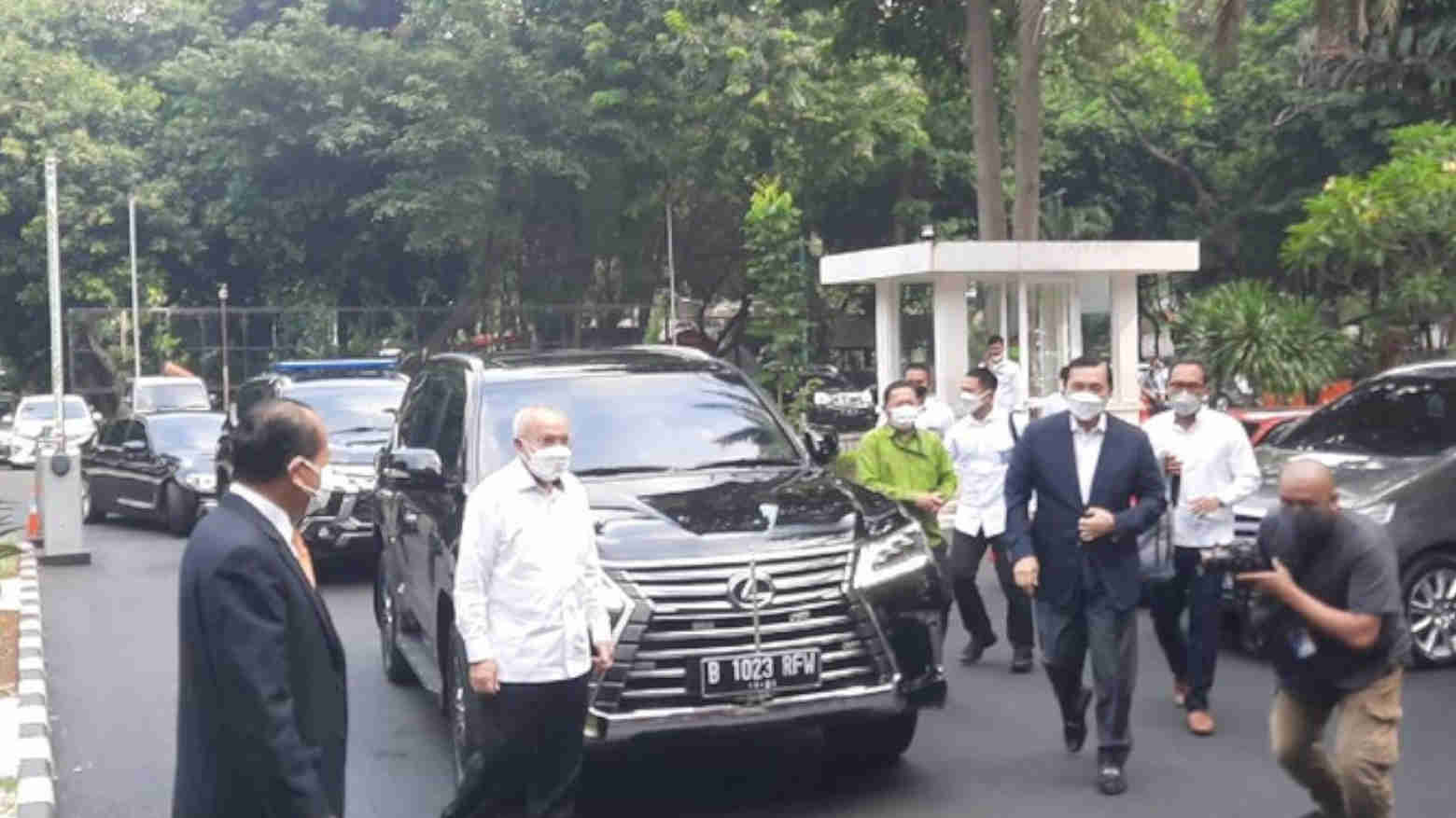 Diperiksa Terkait Soal Tambang, Menteri Luhut Tiba di Polda Metro Jaya