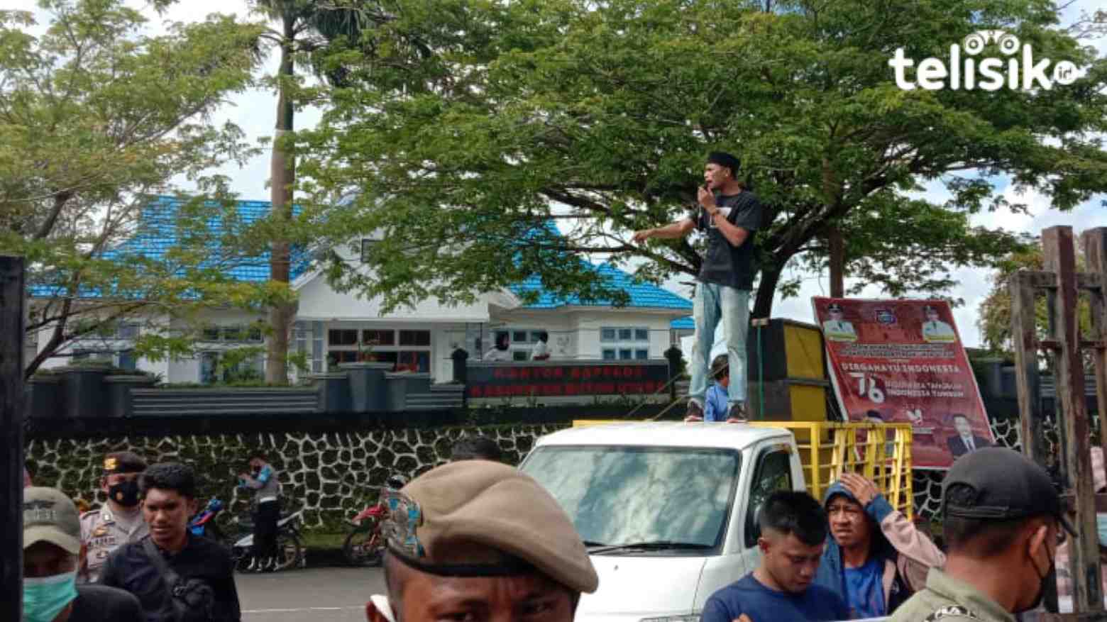 Dua Kali Unjuk Rasa, Massa Aksi Tak Berhasil Bertemu Bupati