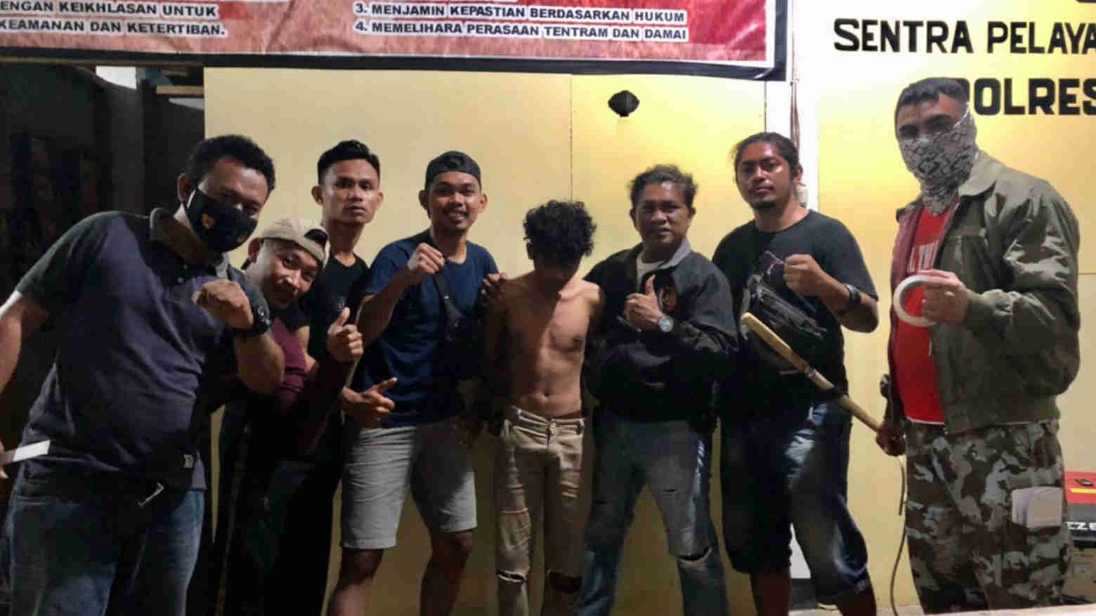 Gadis 14 Tahun Disetubuhi Tiga Pria di Kebun