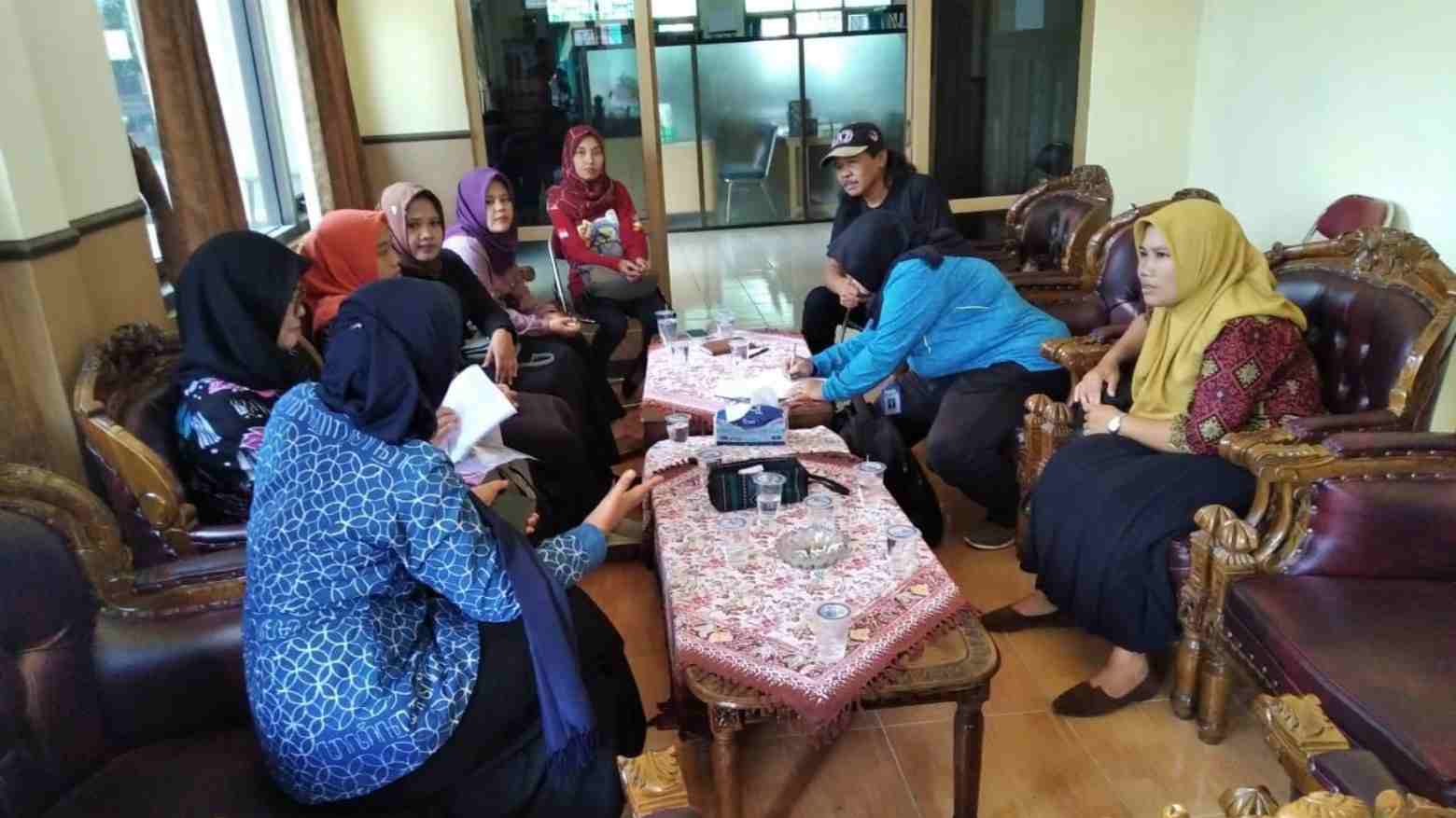 Indahnya Islam Mengajarkan Cara Memuliakan Tamu