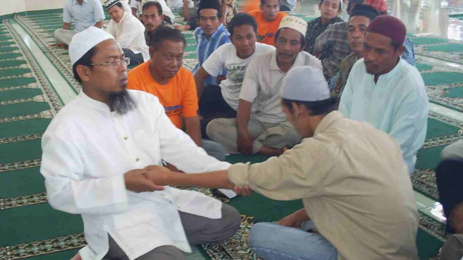 Ini Ciri-Ciri Ada Jin Dalam Tubuh dan Harus Dirukyah