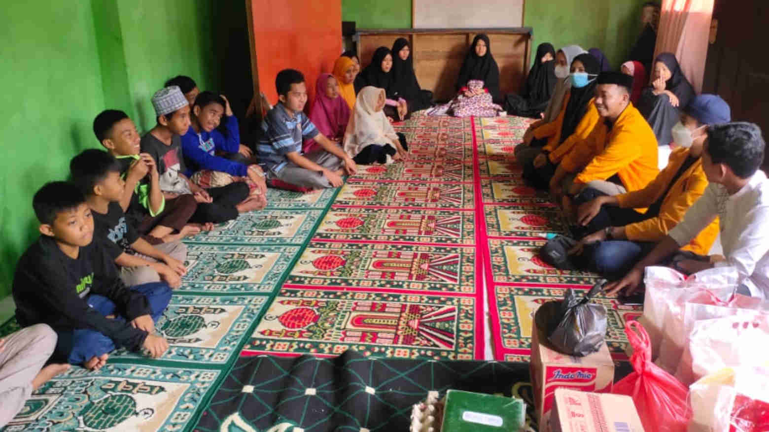 Jelang 2 Tahun Kematian Randi Dan Yusuf Kardawi, BEM UHO Doa Bersama di Panti Asuhan