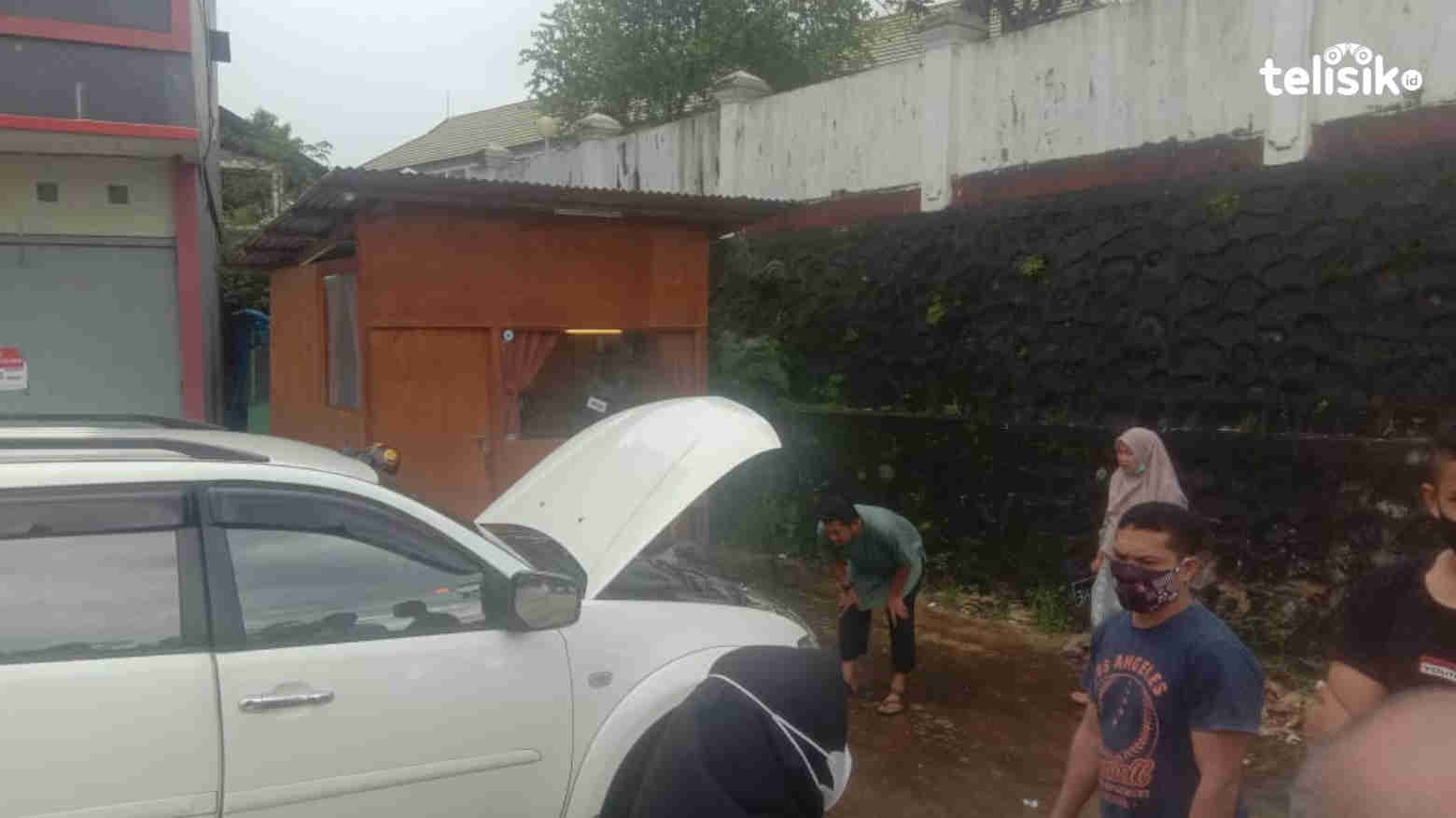 Lepas Kendali, Mobil Pajero Sport Tabrak Dinding