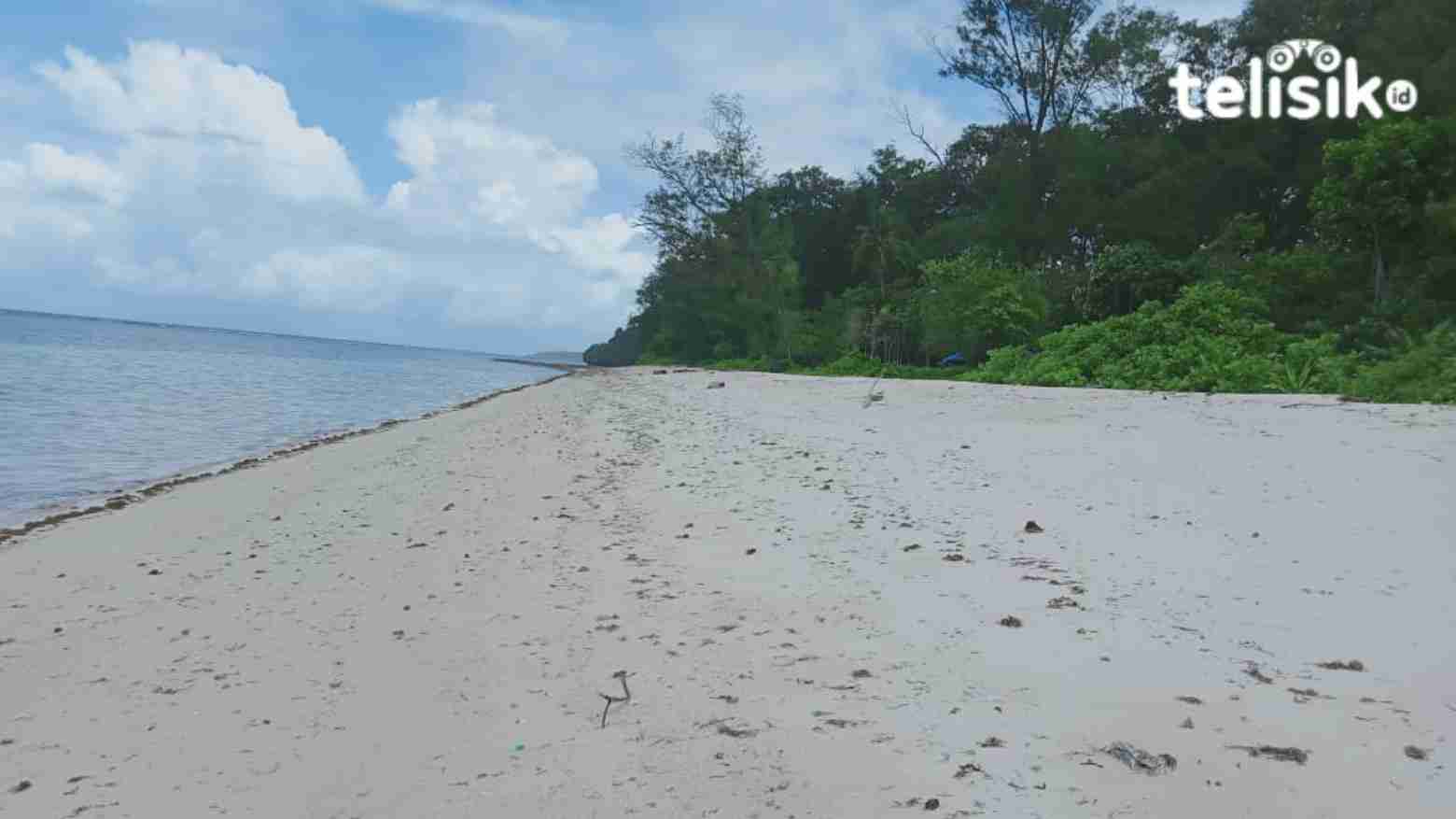 Menapaki Indahnya Panorama Pantai Koguna di Buton