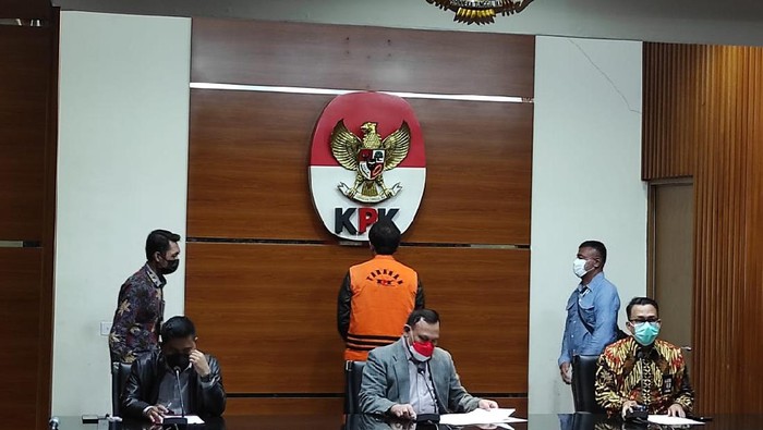 Pasca Dijemput Paksa, Azis Syamsudin Resmi Ditahan KPK