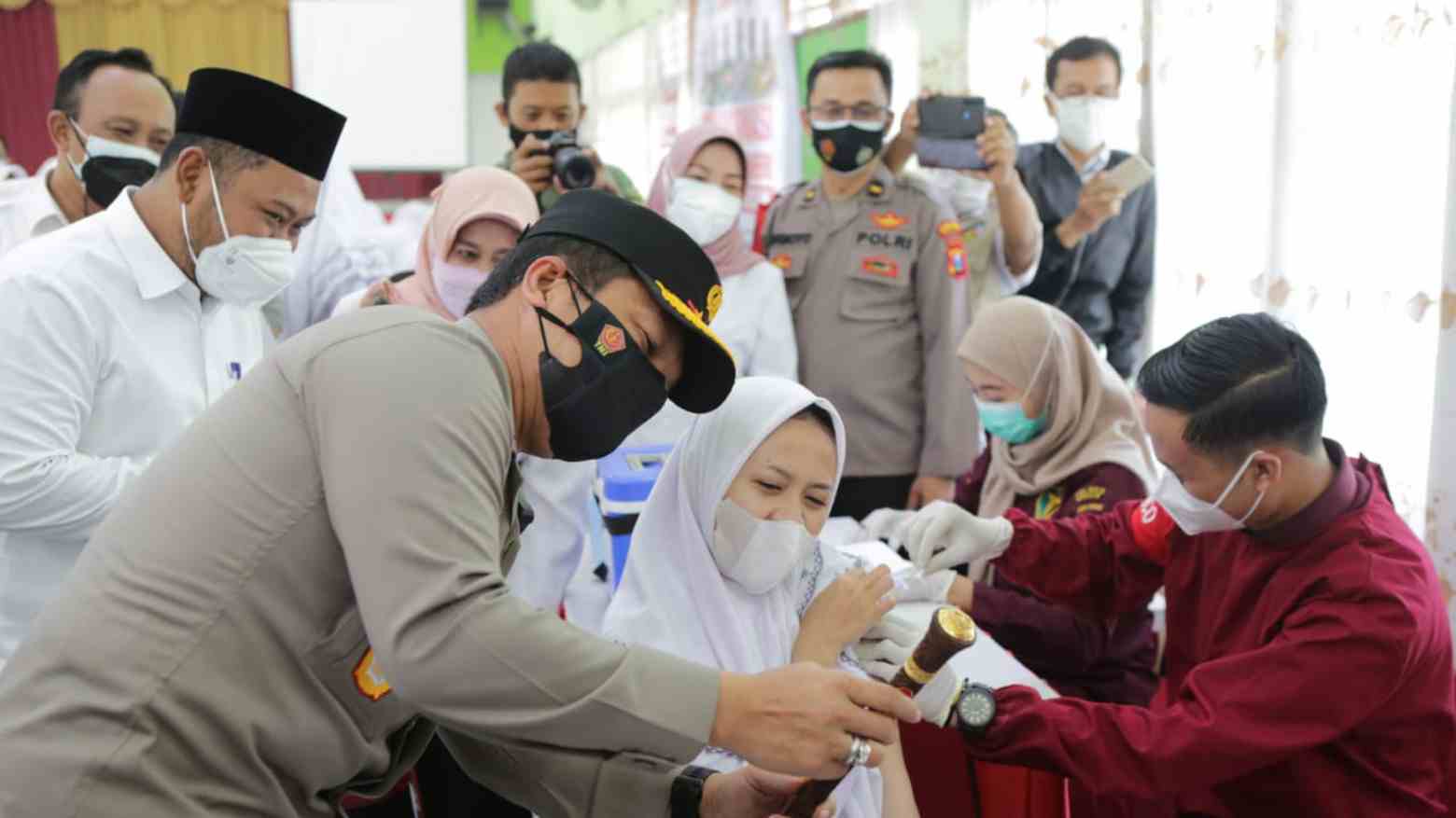 PTM Segera Bergulir, Pelajar di Jatim Ikuti Vaksinasi