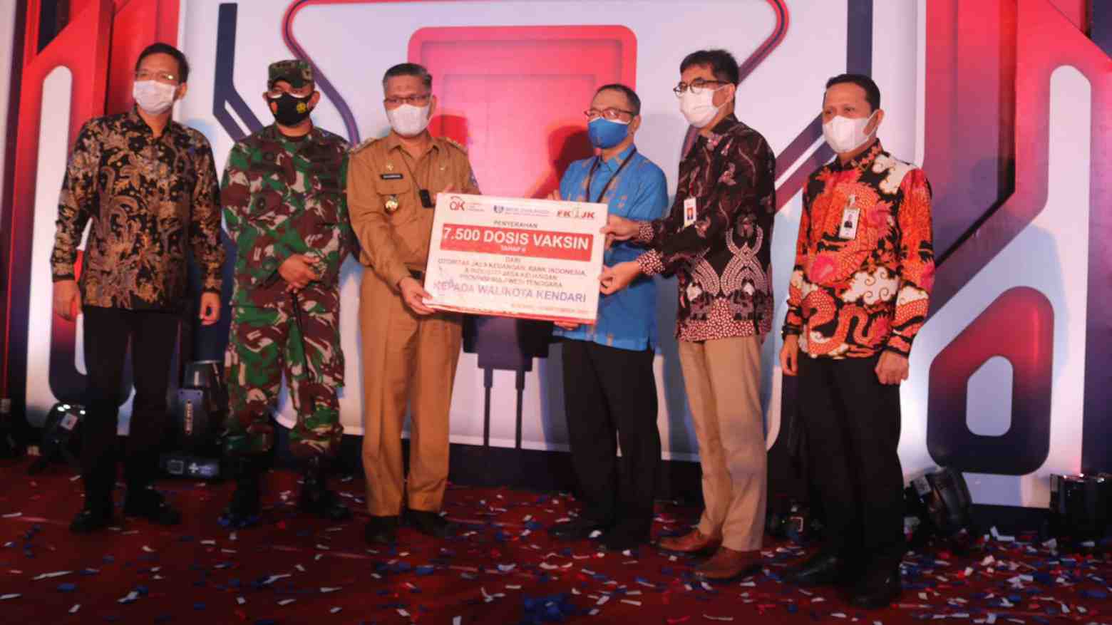 Jasa Keuangan di Sultra Gelar Vaksinasi, Bantuan Sosial dan Donor Darah