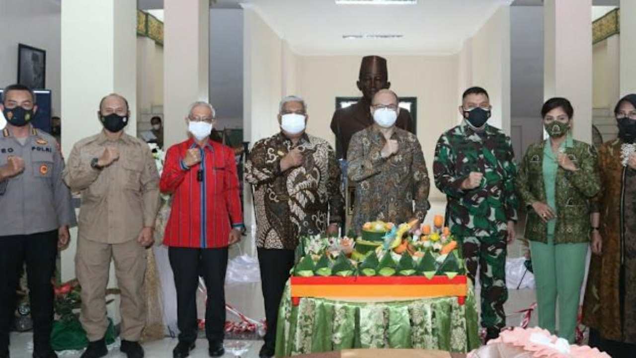 Resmikan Patung Soekarno, Gubernur Ali Mazi: Bangkitkan Semangat Bangun Sultra