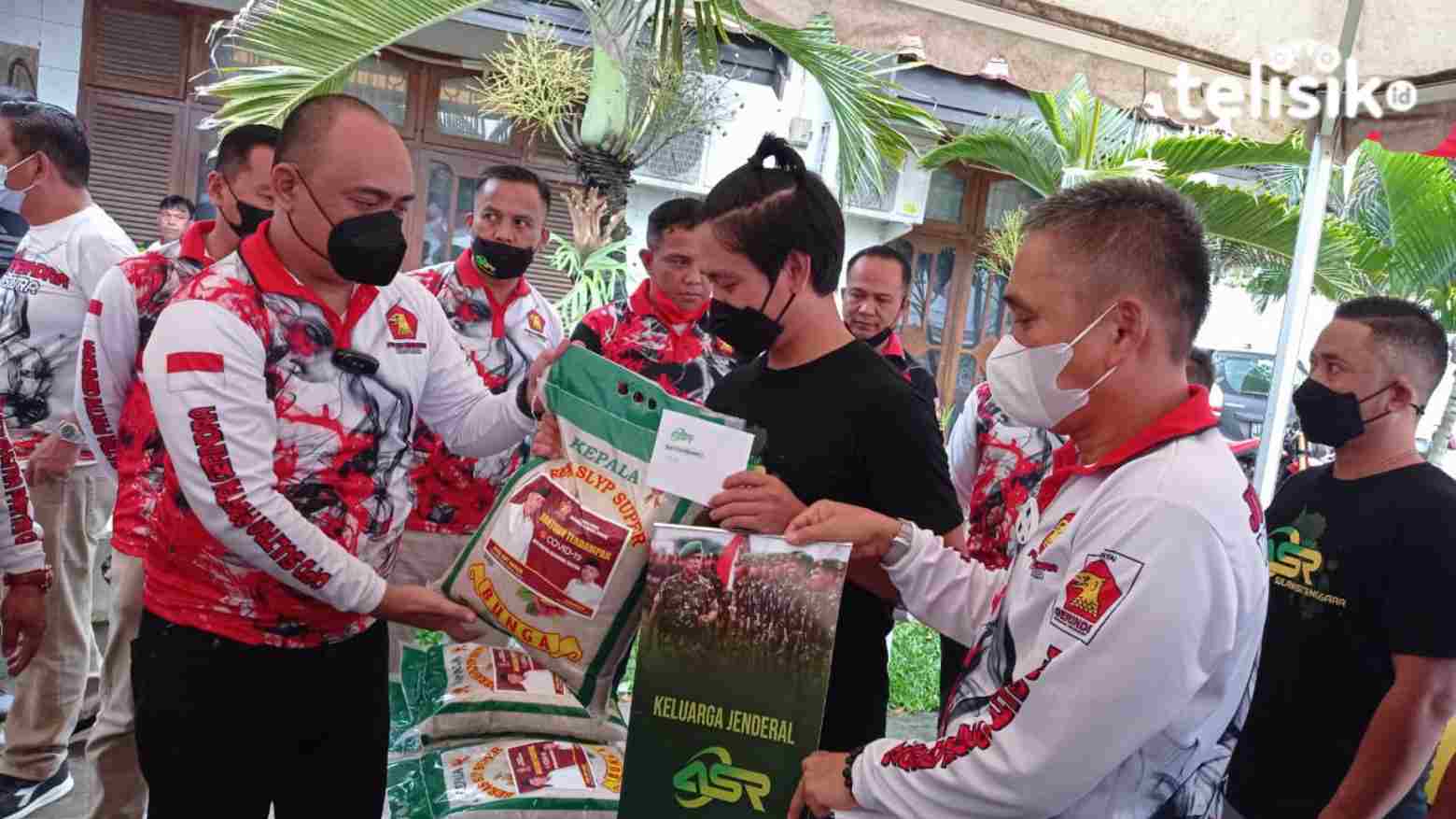 Sepi Penumpang, Pendapatan Sopir Taxi Online Turun Drastis