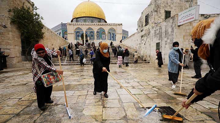 Simak Keutamaan Membersihkan Masjid