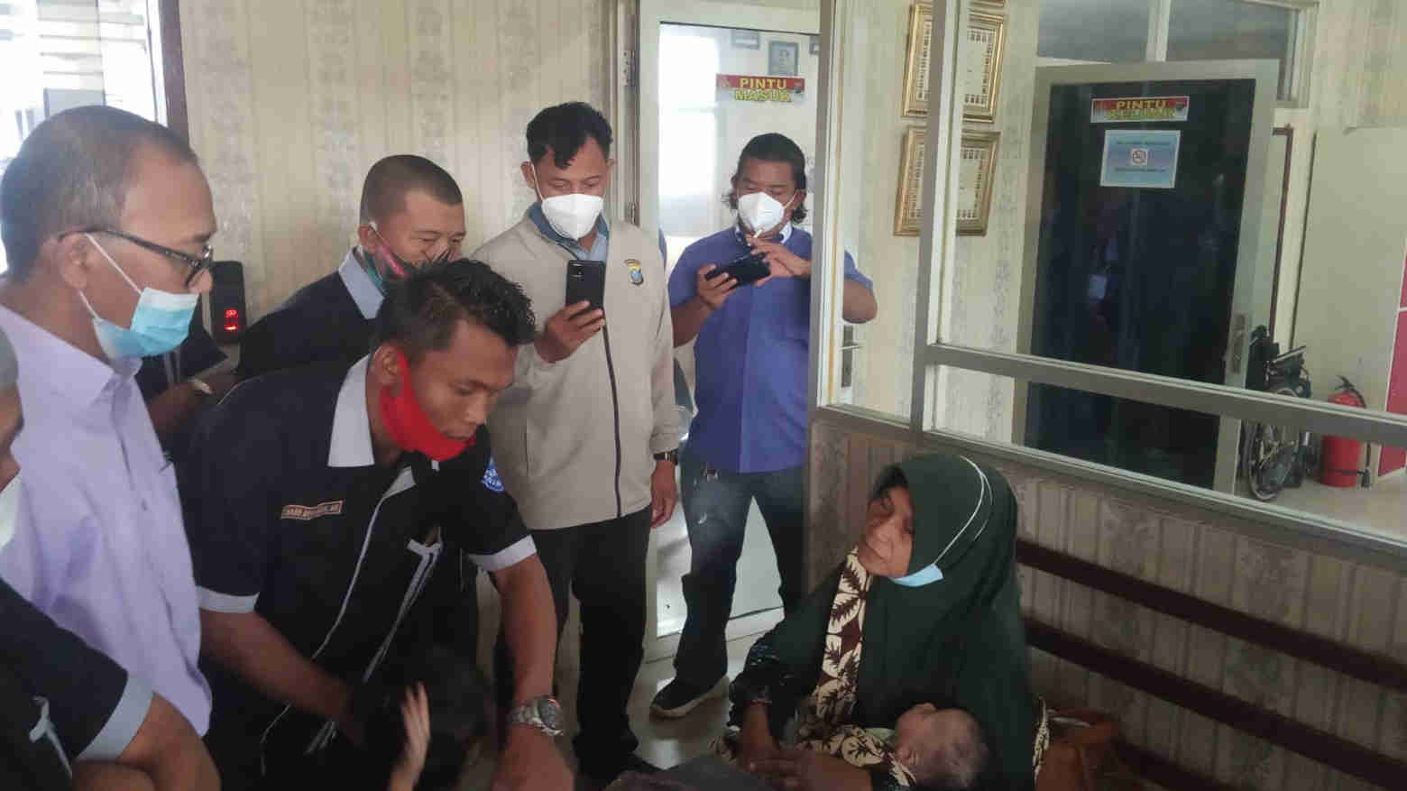 Tangkap Ibu Menyusui, Puluhan Pengacara Bawa Bayi, Geruduk Polsek Percut Sei Tuan