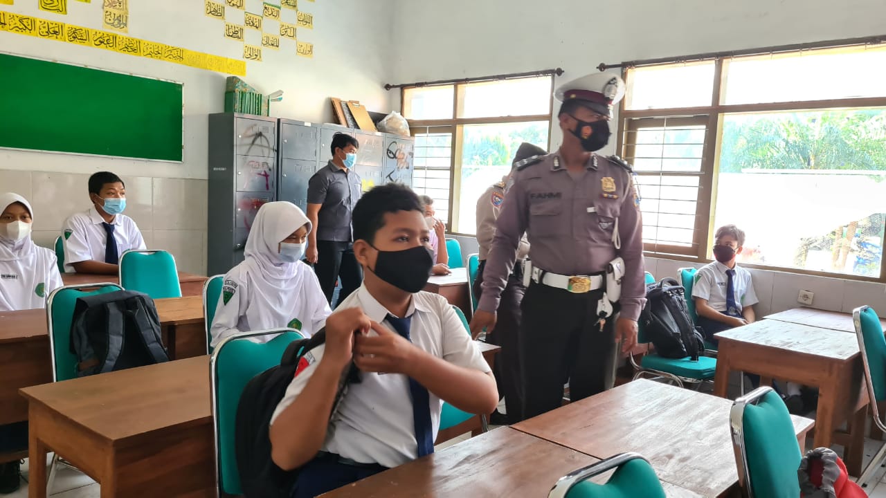 Unik, Begini Cara Polres Kediri Kota Pantau Pembelajaran Tatap Muka