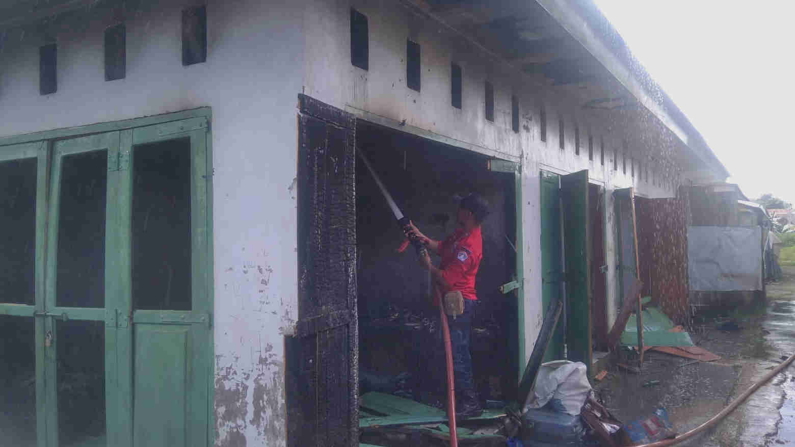 7 Los Peddys Market di Kendari Dilalap Si Jago Merah