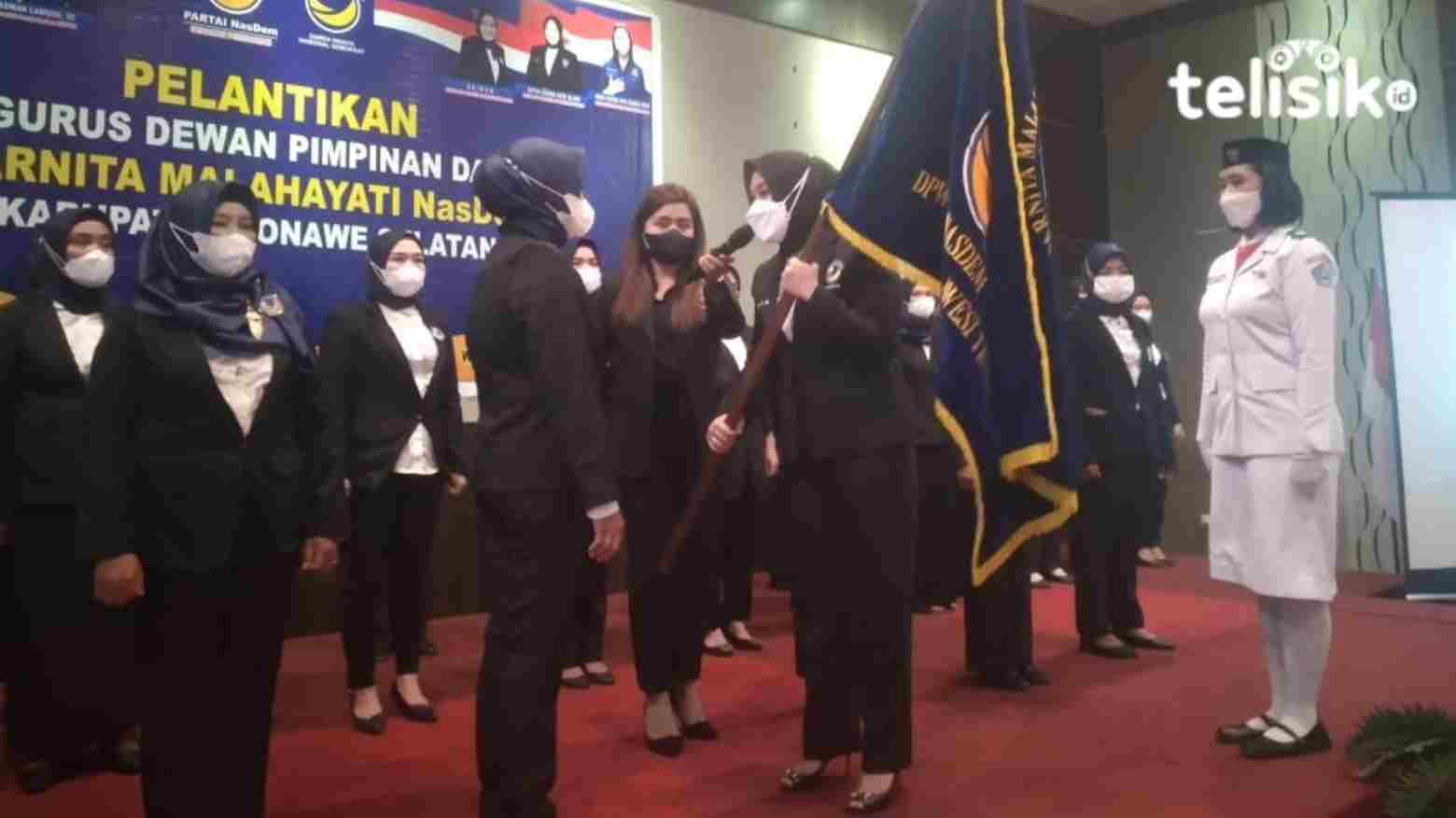 Giona Nur Alam Lantik Pengurus Garnita Malahayati NasDem Konsel