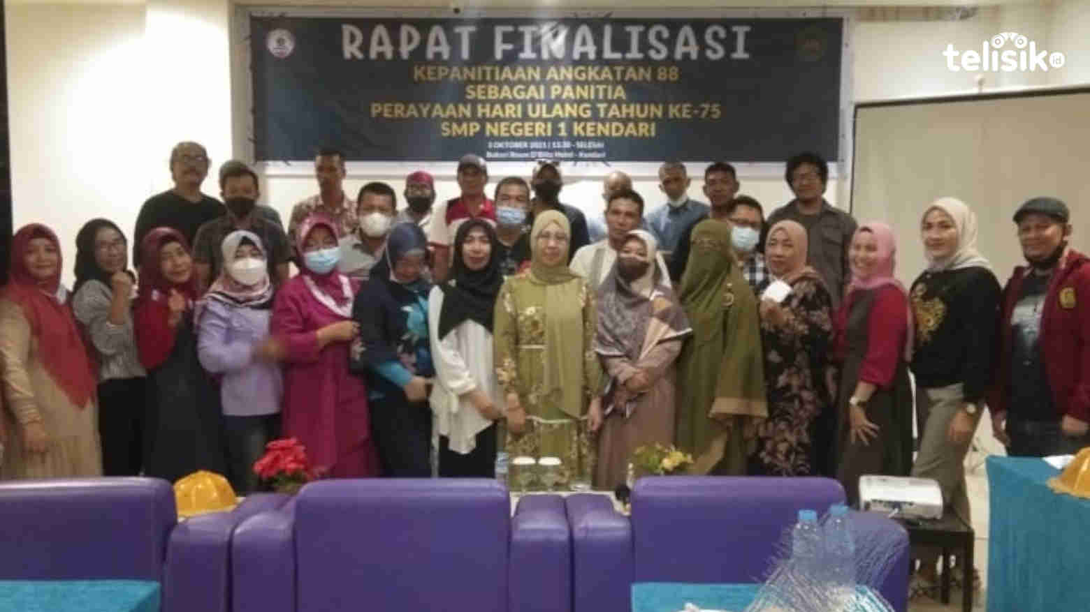 HUT ke-75 SMPN 1 Kendari, Guru Purna Tugas Jadi Perhatian Alumni