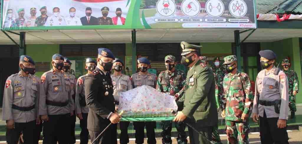 HUT TNI ke-76, Kodim 1407 Bone Diserbu Personil Brimob