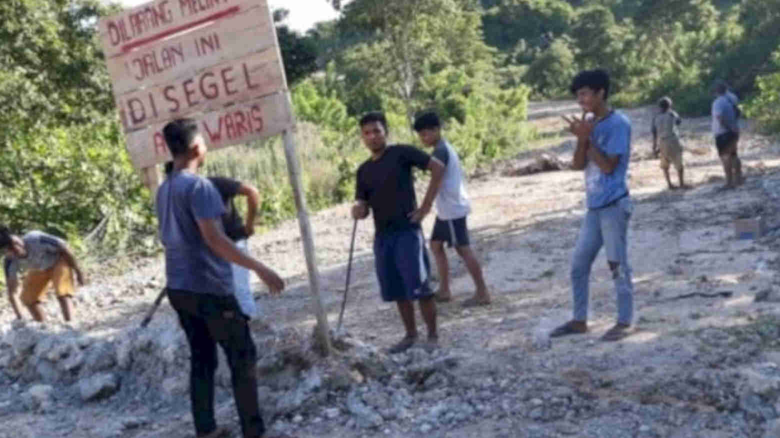 Jalan Menuju Stadion Dipalang, Kadispora Buton Turun Tangan