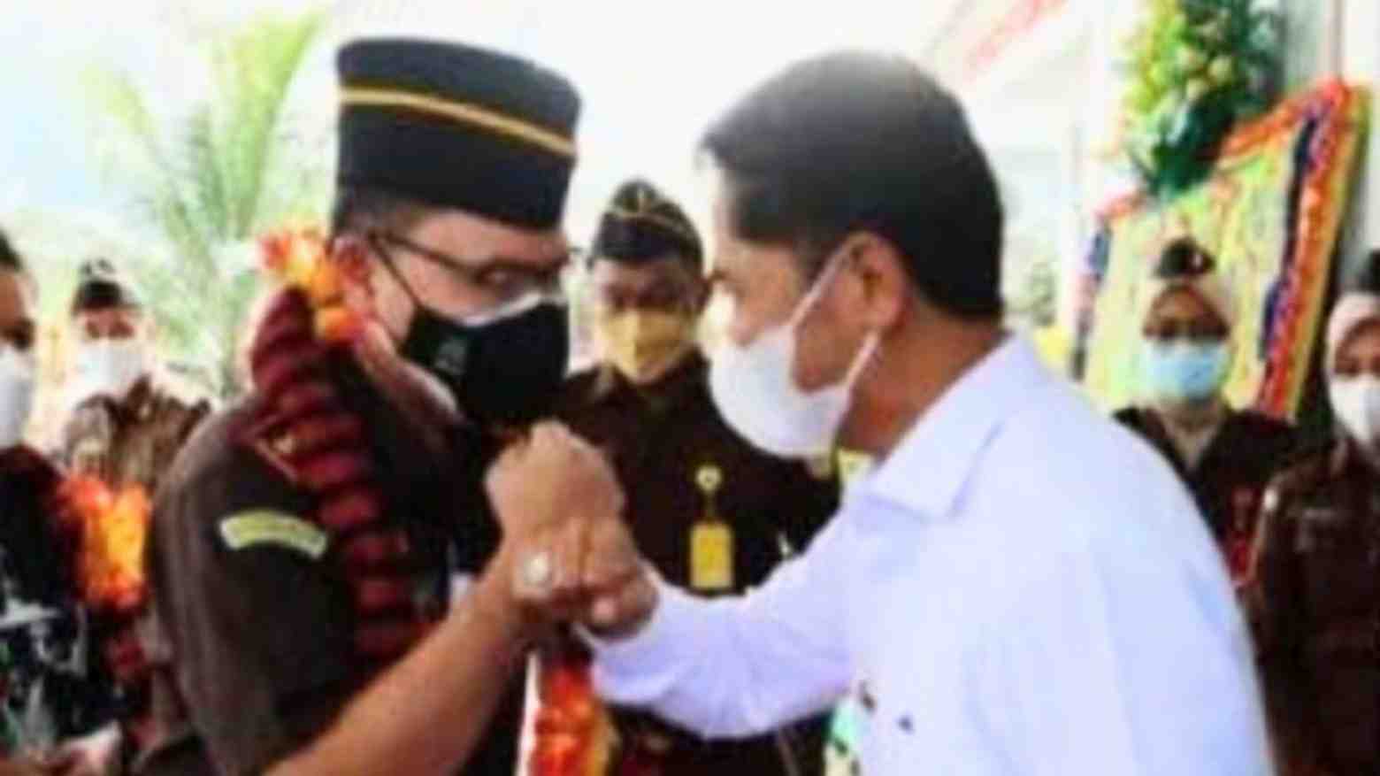 Kajari Buton Gelar Vaksinasi Berhadiah Motor