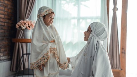 Lakukan 10 Cara Ini Agar Anak Rajin Salat Tanpa Disuruh