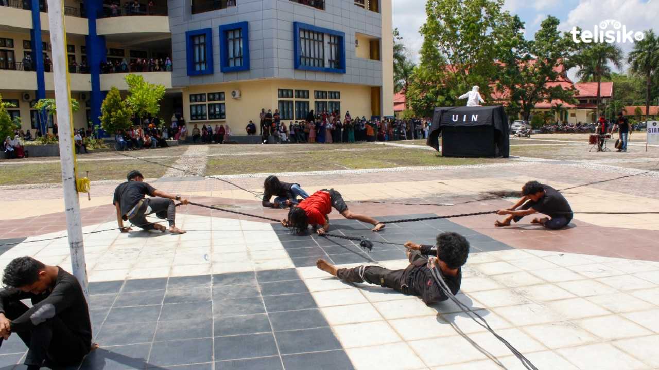 Lewat Pentas Teatrikal, Mahasiswa IAIN Kendari Dukung Percepatan UIN