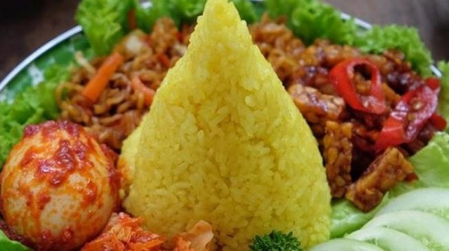 Mudah Bikinnya, Ini Resep Nasi Kuning Gurih dan Wangi