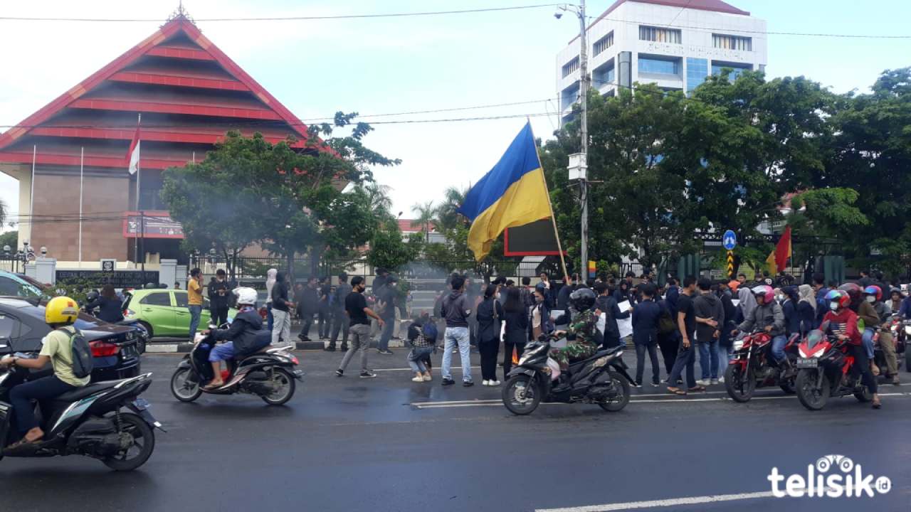 Peringatan Sumpah Pemuda, DPRD Sulsel Diserbu Mahasiswa