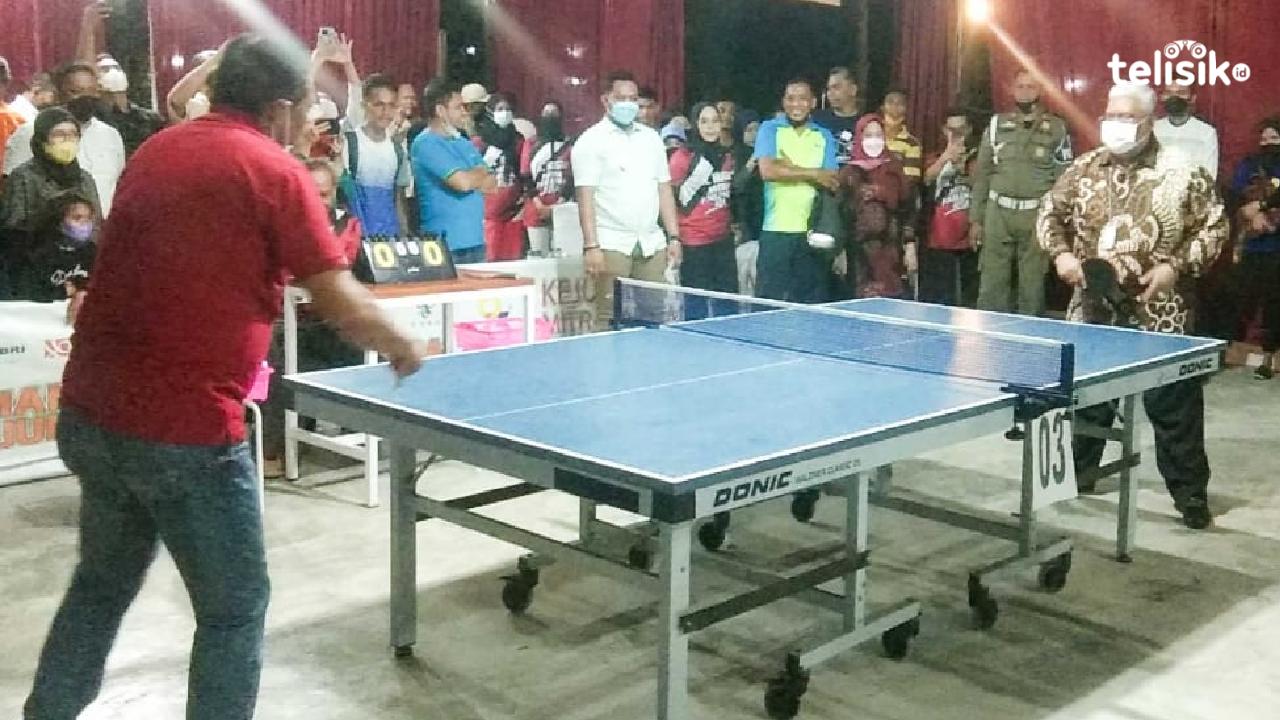 Usai Buka Kejuaraan Tenis Meja, Ali Mazi dan Hugua Nostalgia di Meja Pingpong