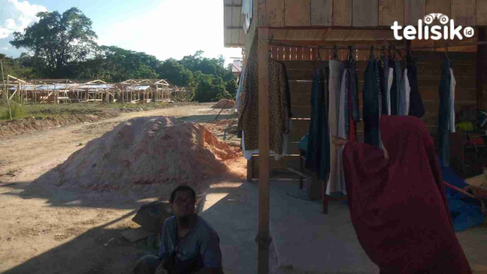 Warga Tetap Ngotot Bangun Pasar Mokoau, Sebagian Los Sudah Beroperasi