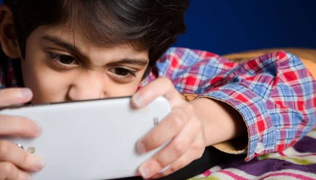 Yuk, Intip 5 Cara Menjaga Kesehatan Mata karena Keseringan Main Gadget 