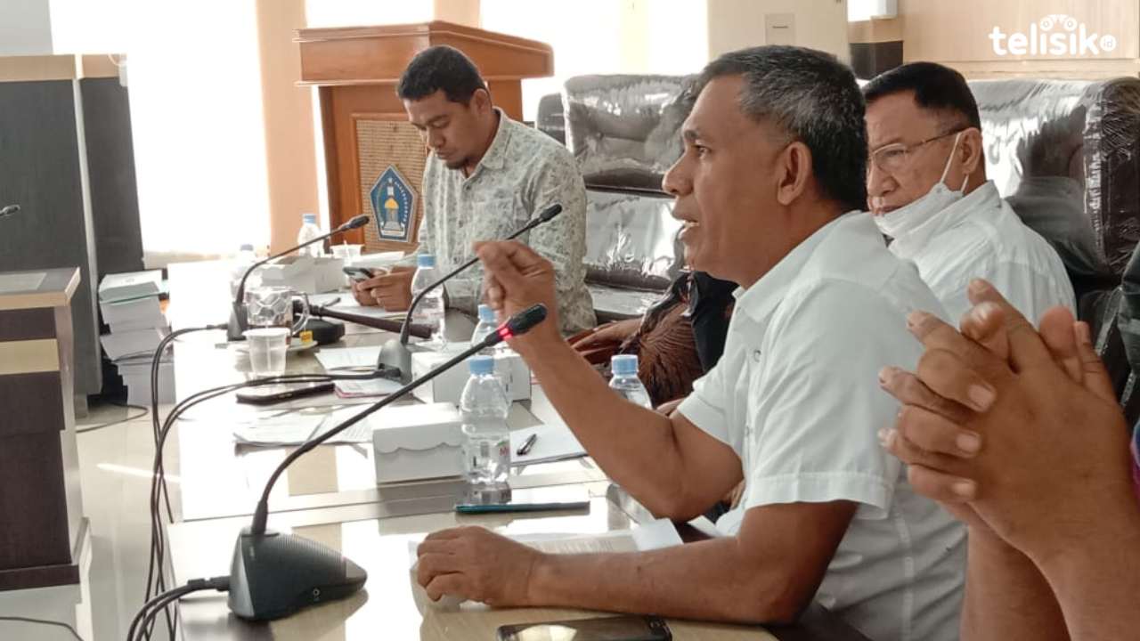 Anggota Dewan Sarankan Agar Kepala SMPN 10 Kendari Dipindah Tugaskan