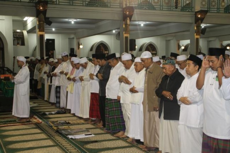 Betapa Ruginya Orang yang Melewatkan Salat Subuh