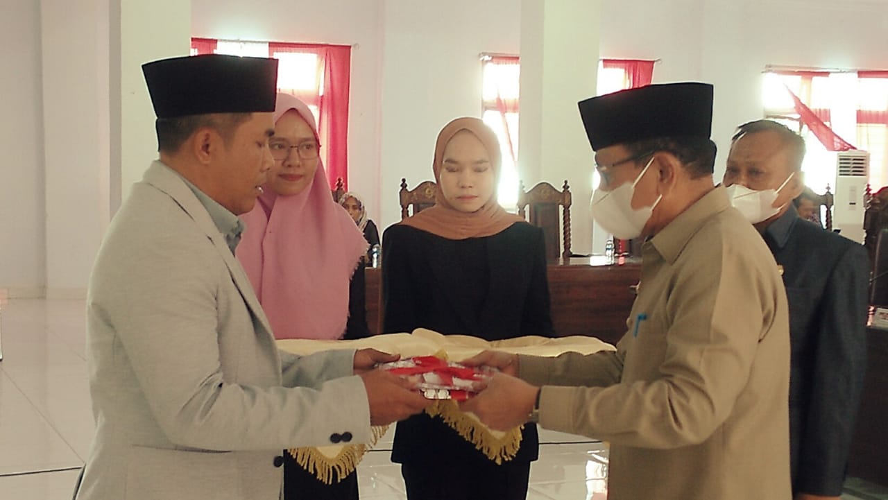 Bupati Butur Serahkan Rancangan KUA PPAS Tahun Anggaran 2022