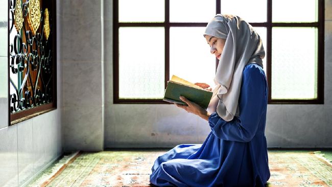 Fungsi dan Manfaat Al-Qur'an Dalam Kehidupan Sehari-hari