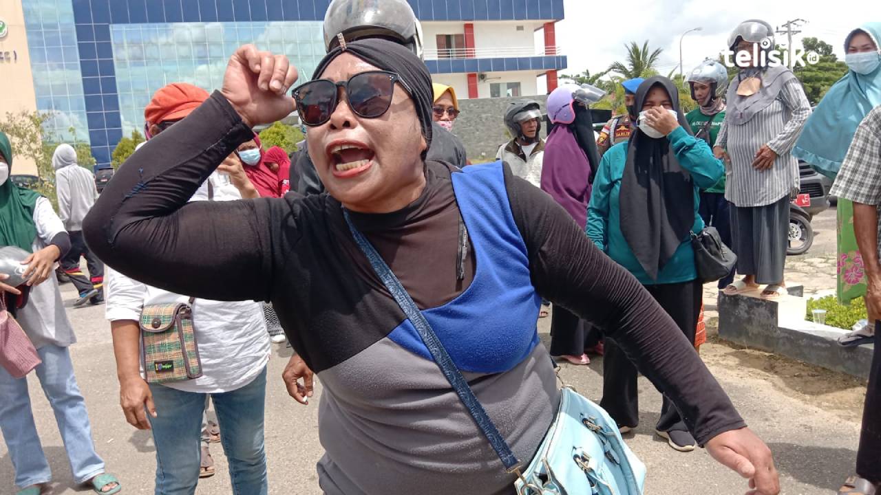 Gegara Lurah Kesayangannya Diganti, Warga Talia Ngamuk di Rujab Wali Kota Kendari