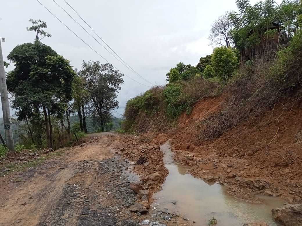 Jalan di Bombana Nyaris Putus, Masyarakat Diminta Tangani Seadanya