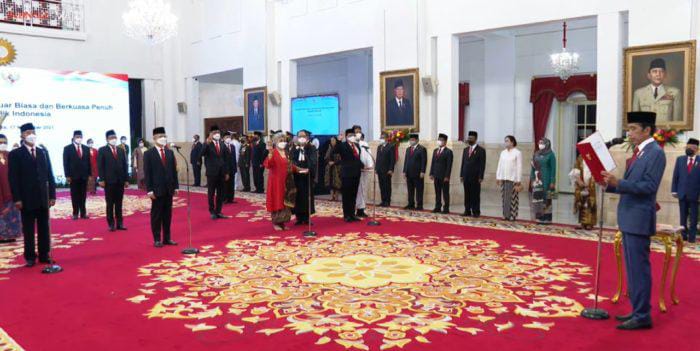 Jokowi Lantik 12 Dubes RI untuk Negara Sahabat, Ini Daftarnya