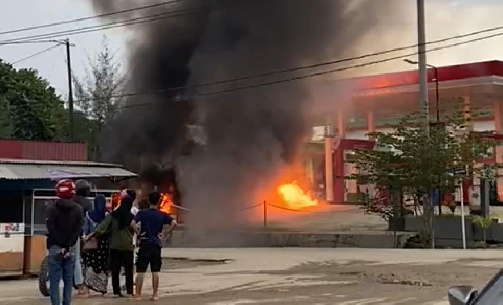 Korselting Kelistrikan, Sepeda Motor Terbakar di SPBU Konda Konsel